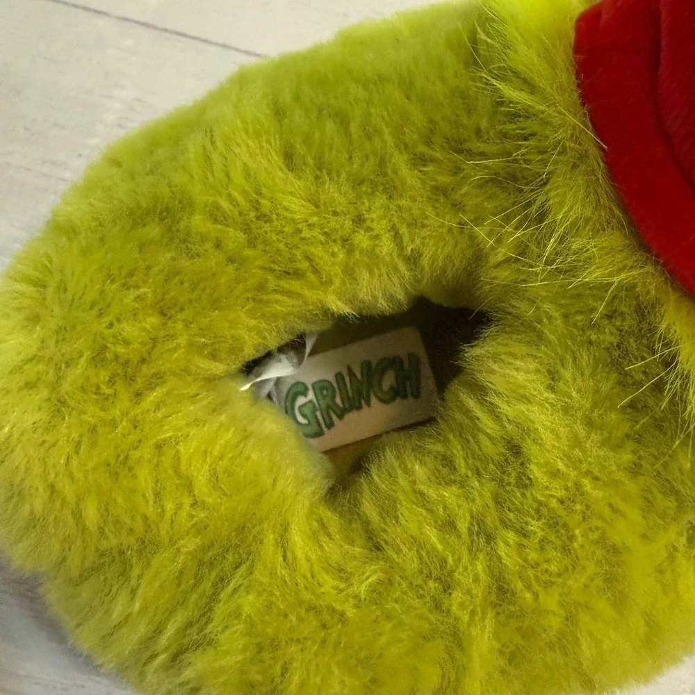 The grinch who stole Christmas grinch plush slippers 5/6T‎